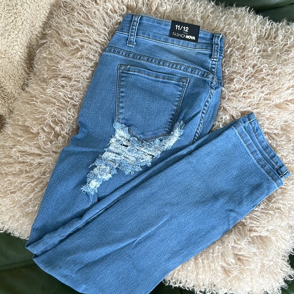 All the Booty Ripped Skinny Jeans - Picture 4 of 4